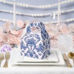 Caja Para Regalos Damasco rosa y azul para el abuelo<br><div class="desc">El diseño de esta caja de hormigón fiesta tiene un diseño precoz y grandilocuente con un patrón de damasco azul marino sobre un fondo rosa rubor.</div>
