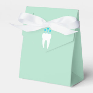 Caja Para Regalos Diente de la celebración con las velas