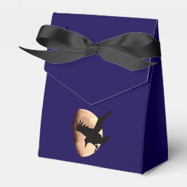 Caja Para Regalos El Crow Nocturno Silhoueteado Contra Una Luna Roja