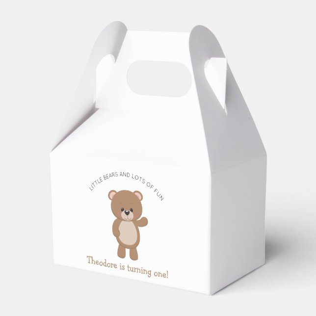 Caja Para Regalos El Oso Pequeño Se Está Convirtiendo En Un Primer C (Front Side)