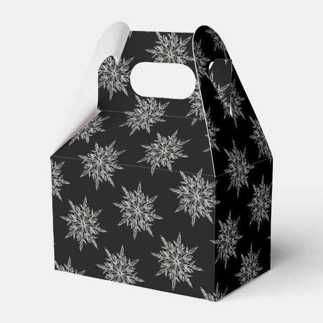 Caja Para Regalos Elegant Ice Crystals Snowflakes Pattern on Black (Front Side)