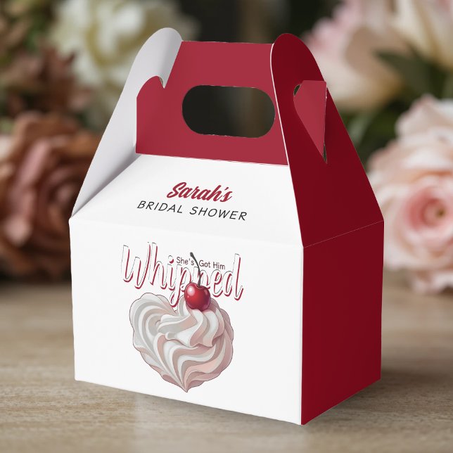 Caja Para Regalos Ella lo tiene con una ducha de cerezo de crema bat (She's Got Him Whipped Cream Cherry Bridal Shower Favor Boxes
)