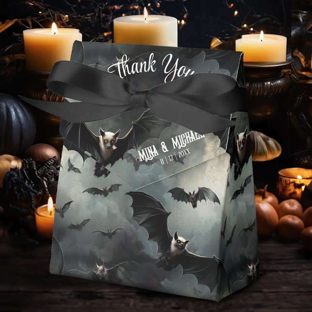 Caja Para Regalos Encantador Vampiro Volador Batea Boda Gótico (This bats favor box can make an impressive table addition at any Gothic Wedding.)