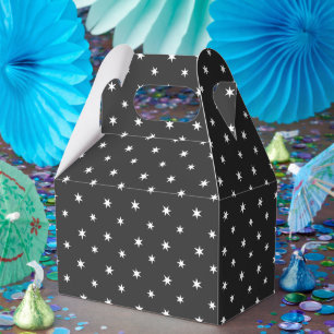 Caja Para Regalos Estrellas de papel blanco sobre decoración negra
