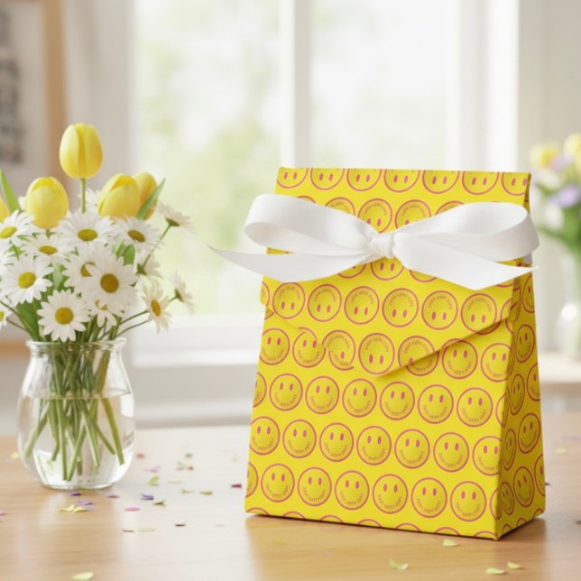 Caja Para Regalos Feliz (Subido por el creador)