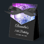 Caja Para Regalos Fiesta de cumpleaños número 70 de Purple 70th Disc<br><div class="desc">Eleva tu celebración de cumpleaños número 70 con nuestra Caja de Favor Disco Ball Purple 70th Birthday Party 70's. Esta caja de cambios capta la esencia de la era de la discoteca, lo que la convierte en la elección perfecta para un bash con temática disco o para cualquier evento en...</div>