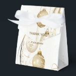 Caja Para Regalos Fiesta de vacaciones de los Navidades de los Ornam<br><div class="desc">Navidades De Ornamento Dorado Fiesta Cajas Elegantes De Favor. Diseño único,  bonito y elegante. Fácil de personalizar. El estilo de letra,  el tamaño y los colores se pueden cambiar. Elementos coincidentes disponibles.</div>