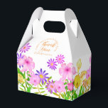 Caja Para Regalos Floral Garden White Tent Favor Box<br><div class="desc">Atractivo diseño floral.</div>