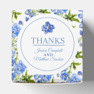 Caja Para Regalos Flores de delphinium azules en gracias blancas