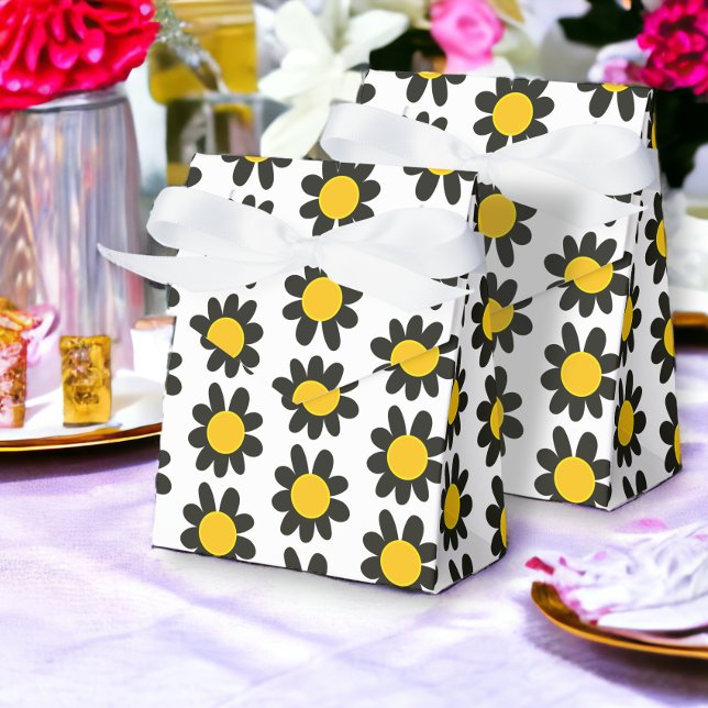 Caja Para Regalos Flores negras coloridas divertidas (Black Yellow Flowers Colorful Fun Favor Boxes from Ricaso)