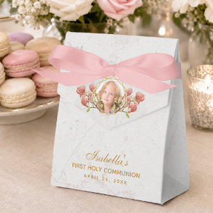 Caja Para Regalos Foto de niña de Primera Comunión sobre mármol de m