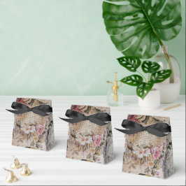 Caja Para Regalos Fotografía de Aguja Floral en Tapiz