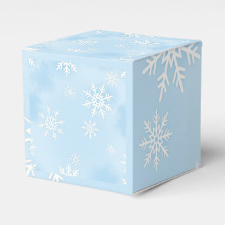 Caja Para Regalos Gift Box with White Snowflakes on Blue Background