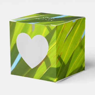 Caja Para Regalos Hojas verdes, luz solar y cielo azul