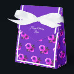 Caja Para Regalos illusima Purple Flower Pattern Regalo de cumpleaño<br><div class="desc">illusima Cinta blanca Púrpura Flores Patrón Fiesta de cumpleaños Caja de regalo/ Favor Box. Perfecto para una fiesta de cumpleaños temática infantil.</div>
