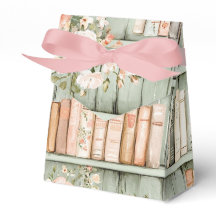 Libro de color claro con flores en estantería