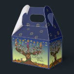 Caja Para Regalos L'shanah Tovah Árbol De La Vida Menorah Favor Box<br><div class="desc">Está viendo la colección Lee Hiller de arte fotográfico y diseños de decoración de casa y oficina, ropa, regalos y objetos de colección. Los diseños incluyen la fotografía Lee Hiller y la colección de arte digital de medios mixtos. Puedes ver su fotografía de la naturaleza en http://HikeOurPlanet.com/ y seguir su...</div>
