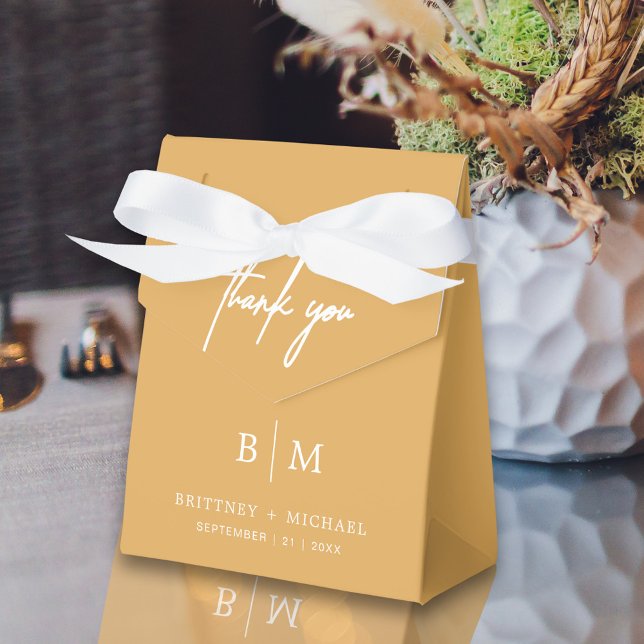 Caja Para Regalos Minimalista Gracias Boda Mustard Yellow (Mustard yellow Thank you tented favor box bag is a perfect way to package your guest wedding favors.)