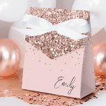 Caja Para Regalos Monograma del Purpurina Rubor Pink Girly<br><div class="desc">Girly Rosa Gold - Rubor Pink Sparkle Purpurina Monograma Nombre y Cajas de regalo de Fiesta de papel Inicial Esto hace que el dulce perfecto de 16 años, boda, ducha de novia, aniversario, ducha de bebé o regalo de soltera para alguien que ama el lujo de los glam y los...</div>
