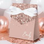 Caja Para Regalos Monograma del Purpurina Rubor Pink Girly<br><div class="desc">Girly Rosa Gold - Rubor Pink Sparkle Purpurina Monograma Nombre y Cajas de regalo de Fiesta de papel Inicial Esto hace que el dulce perfecto de 16 años, boda, ducha de novia, aniversario, ducha de bebé o regalo de soltera para alguien que ama el lujo de los glam y los...</div>