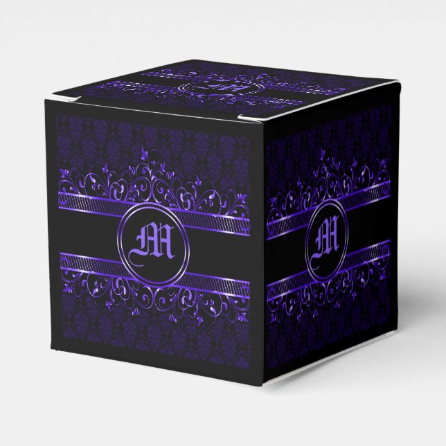 Caja Para Regalos Monogramado gótico negro y morado (Costado Anverso)