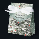 Caja Para Regalos Ornamentos de color verde del árbol de Navidad Nie<br><div class="desc">Ornamentos de color verde del árbol de Navidad Cajas de Favor de la Nieve Blanca. Diseño único,  bonito y elegante. Fácil de personalizar. El estilo de letra,  el tamaño y los colores se pueden cambiar. Elementos coincidentes disponibles.</div>