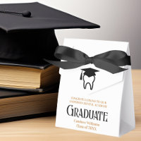 Partido de Graduación Negra de Oro de la Escuela D