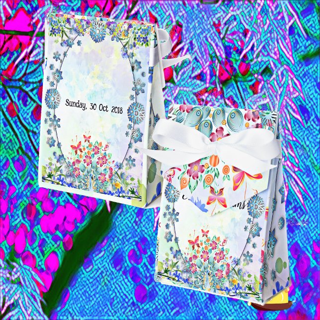 Caja Para Regalos Pastel azul suave Púrpura Hydrangea Oval Cumpleaño (Soft Blue Pastel Hydrangea Purple Floral Birthday Favor Box)