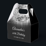 Caja Para Regalos Pelota Disco de 70 años de la fiesta de cumpleaños<br><div class="desc">Eleva tu celebración de cumpleaños número 60 con nuestra caja de regalo Disco Ball de la fiesta de cumpleaños número 70 de Silver 60th, diseñada para añadir un toque de sofisticación y estilo retro a tu bash de hitos. En una brillante sombra de plata, esta caja de regalo desprende elegancia...</div>