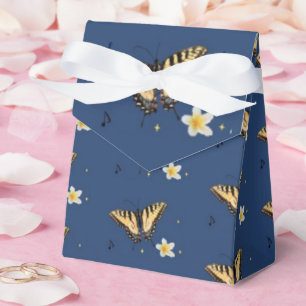 Caja Para Regalos Perdida en un Cuarteto por Adiela Akoo - Mariposa