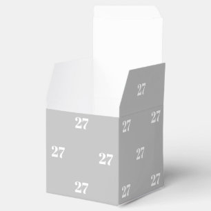 Caja Para Regalos Personalizar con número blanco inicial regalo gris