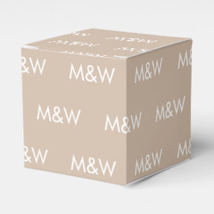 Caja Para Regalos Personalizar con regalo inicial de beige monograma