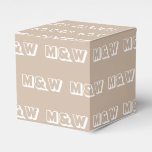 Caja Para Regalos Personalizar con regalo inicial de beige monograma