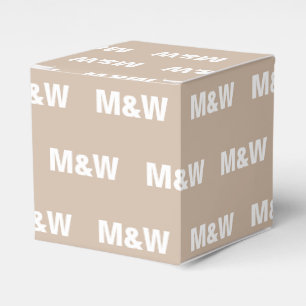 Caja Para Regalos Personalizar con regalo inicial de beige monograma
