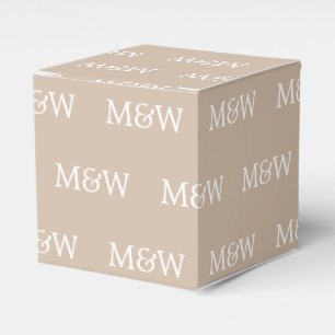 Caja Para Regalos Personalizar con regalo inicial de beige monograma