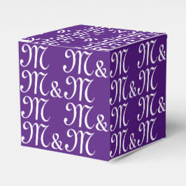 Caja Para Regalos Personalizar con regalo morado en monograma de Ini
