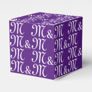 Caja Para Regalos Personalizar con regalo morado en monograma de Ini