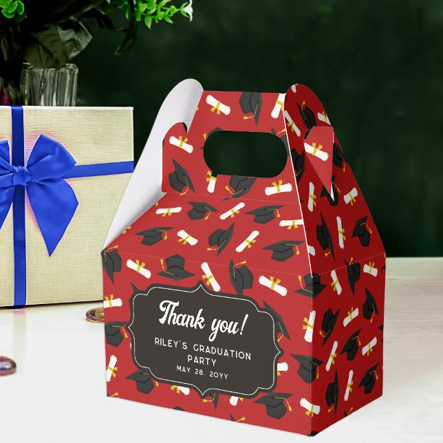 Caja Para Regalos Red Caps & Diplomas Pattern Graduation Thank You (Subido por el creador)