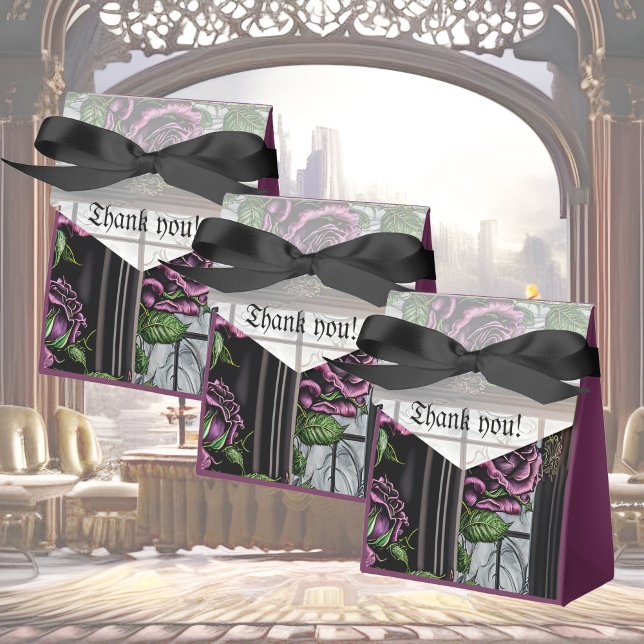 Caja Para Regalos Rosas púrpuras por la ventana - boda de estilo gót (Subido por el creador)