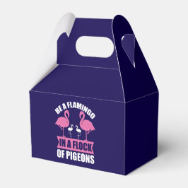 Caja Para Regalos Ser Un Flamenco En Una Bandada De Palomas