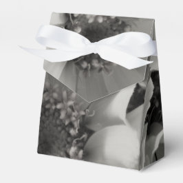 Caja Para Regalos Susan Flowers de ojos marrones