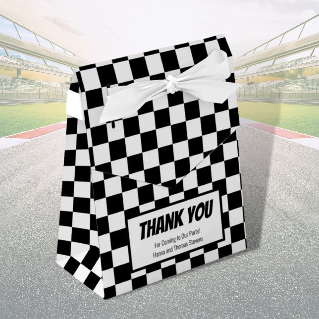 Caja Para Regalos Tema de Carreras de tablero de ajedrez blanco negr (Subido por el creador)