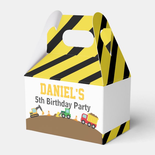 Caja Para Regalos Tema de Vehículos de Construcción para Cumpleaños  (Reverso)