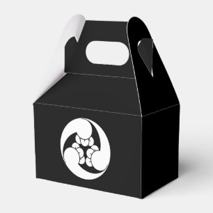 Caja Para Regalos Tres espirales de clavo en sentido horario