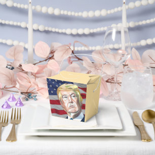 Caja Para Regalos Trump, 45° presidente de Estados Unidos - Regalo