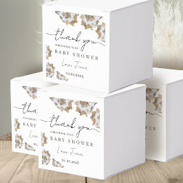 Caja Para Regalos Un niño pequeño está en camino