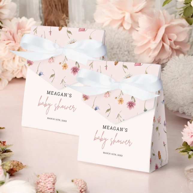 Caja Para Regalos Un pequeño Chica de flores silvestres en Baby Show (Subido por el creador)