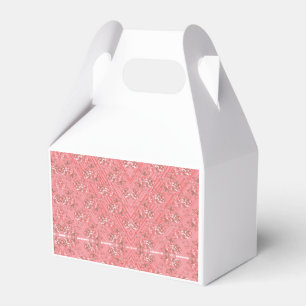 Caja Para Regalos Una alfombra con un motivo rojo y rosa presenta un