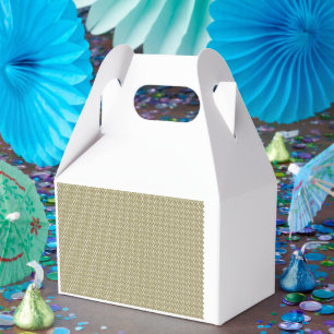 Caja Para Regalos Una alfombra rectangular con un patrón geométrico