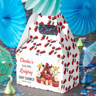 Caja Para Regalos Una Pequeña Y Pequeña Ladybug Está En Camino De Ba